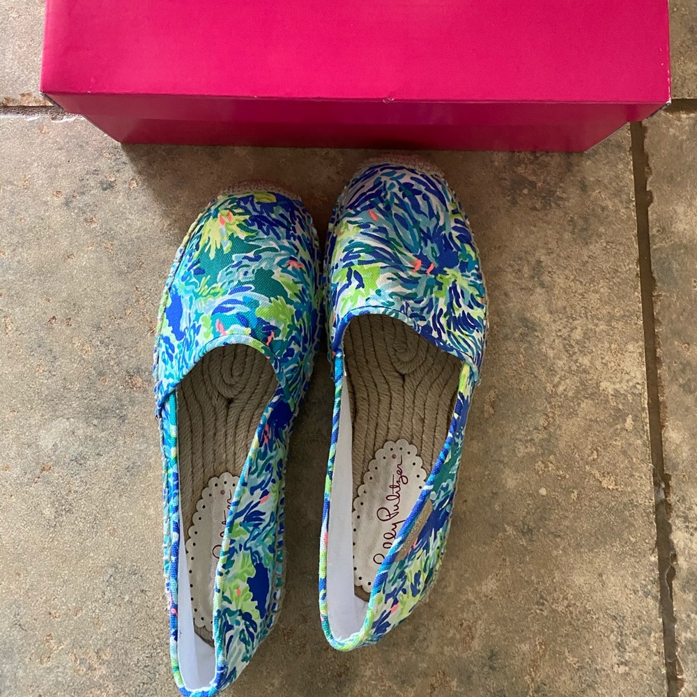 New in Box Size 8